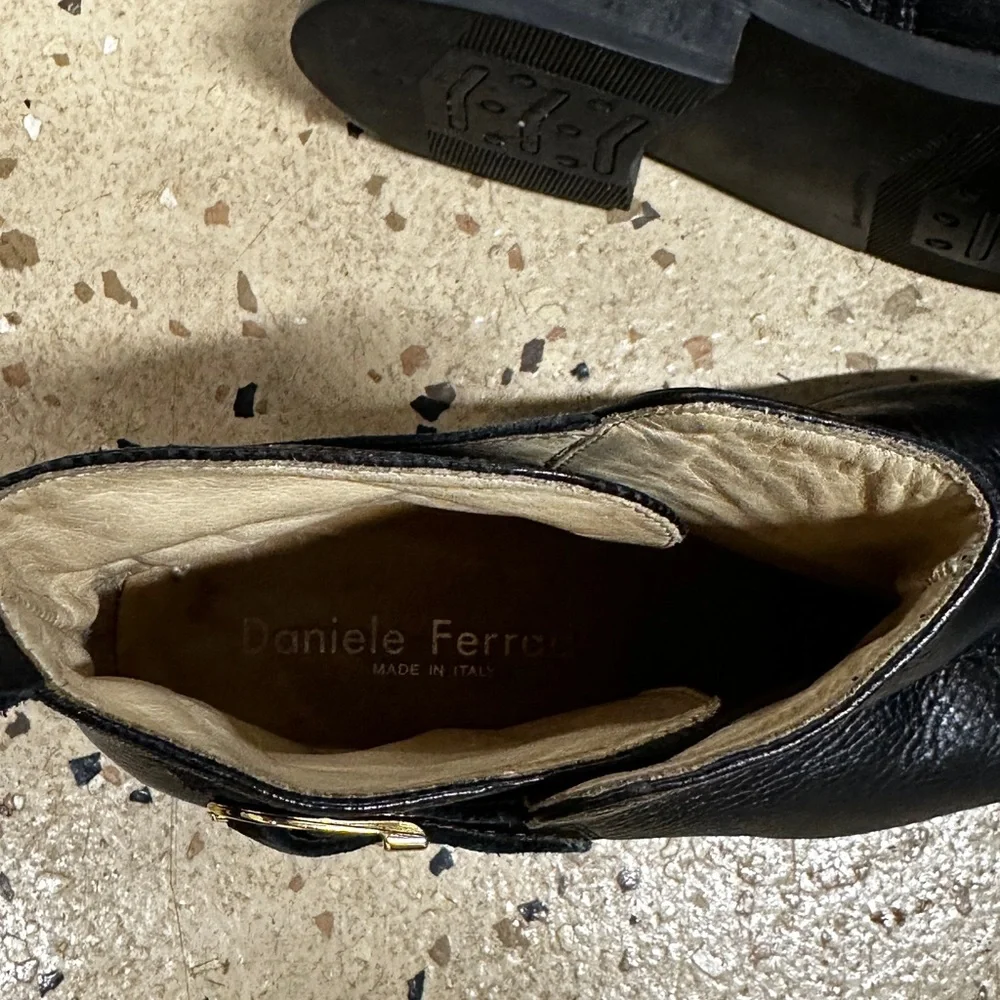 Daniele Ferradini black leather boots